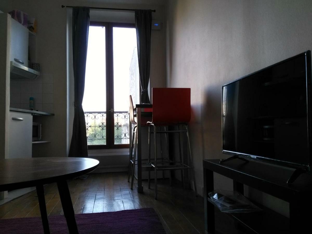 Charming Parisian Studio! イヴリー＝シュル＝セーヌ エクステリア 写真